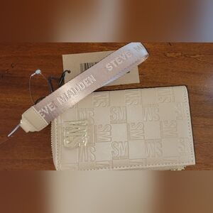 Steve Madden small wristlet